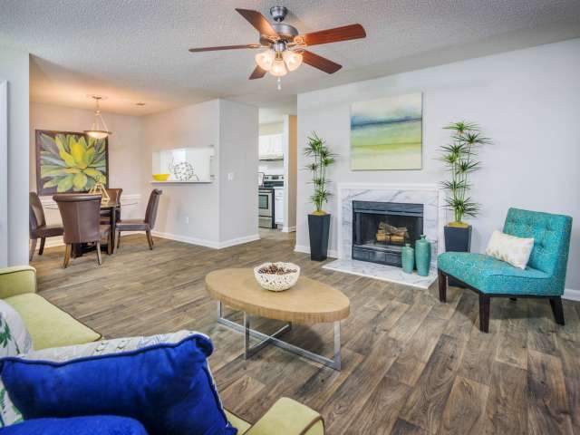 The Pointe at Irving Park